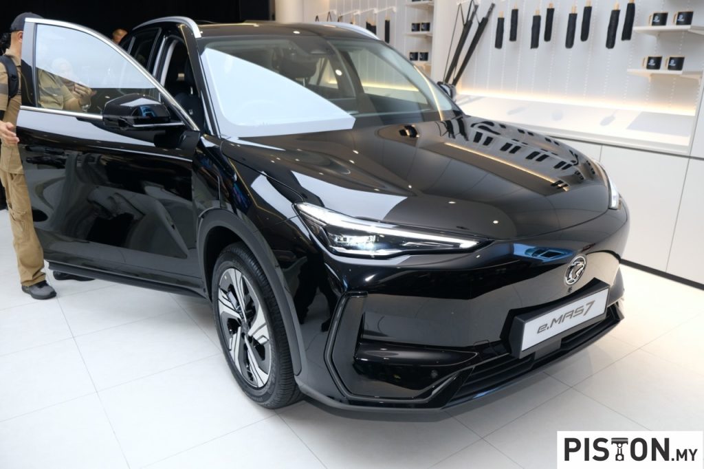 Proton e.MAS 7 Perkenalkan Warna Baharu dan Apple CarPlay!