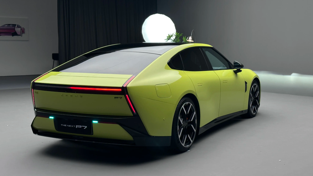 XPeng Perkenal Sedan Elektrik Futuristik P7 Baharu di China