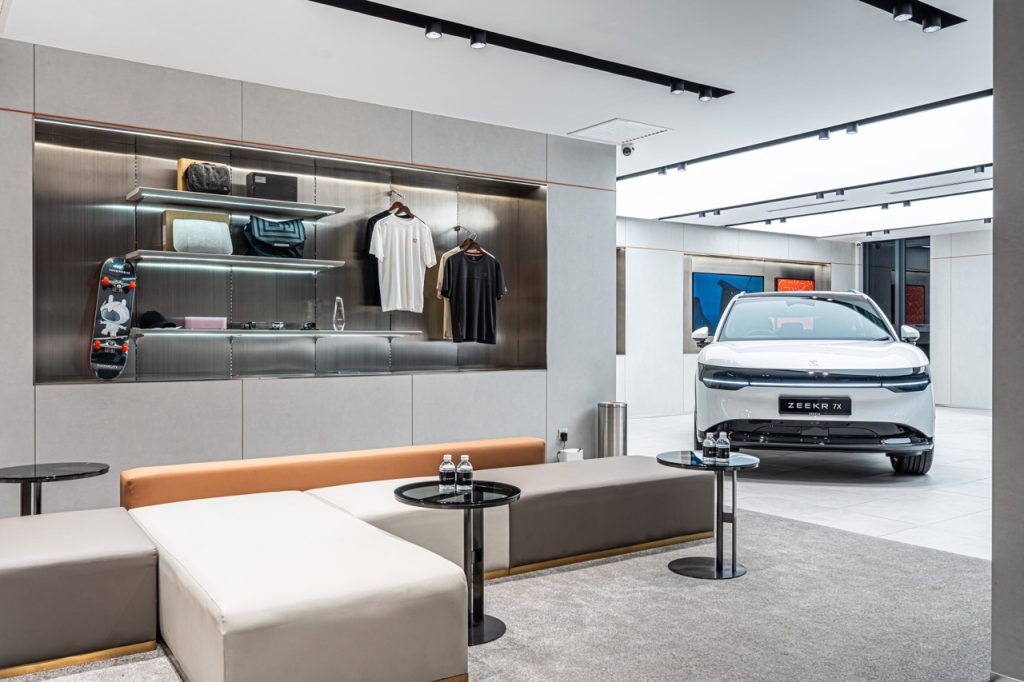 Zeekr Opens New Flagship Showroom at KLCC, Announces Official Price for 009 Executive