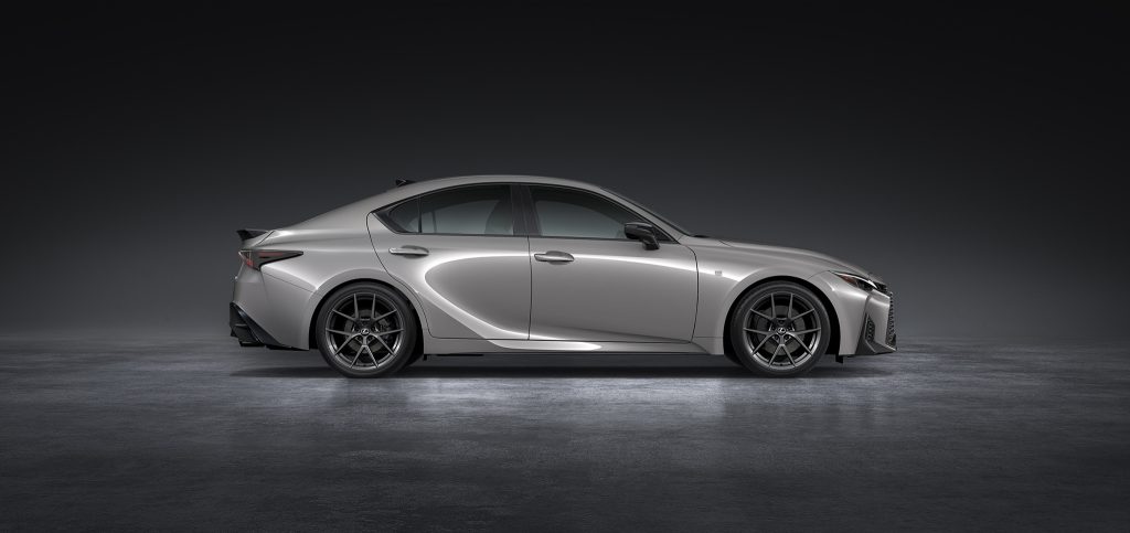 Lexus IS Baharu Membuat Debut Globalnya