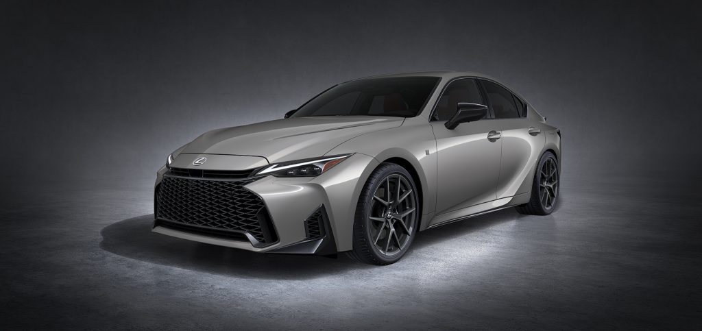 Lexus IS Baharu Membuat Debut Globalnya