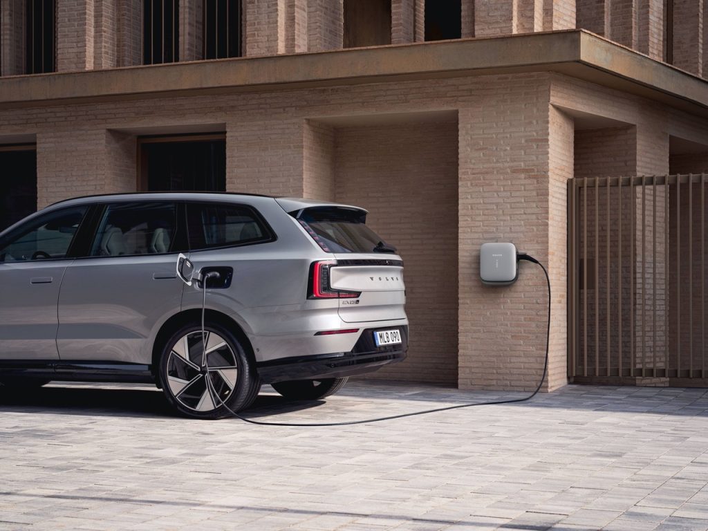 2026 Volvo EX90 Debuts with Faster Charging, Smarter Tech and New Safety Features