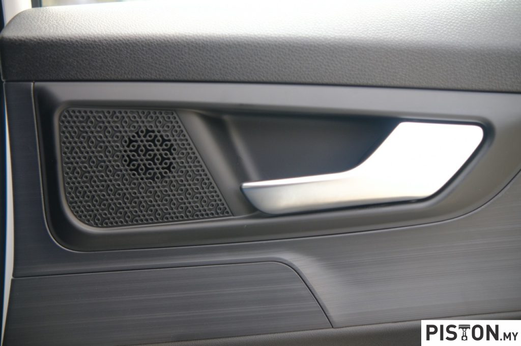 Video: Chery Tiggo Cross – Should You Buy The Turbo or Hybrid?
