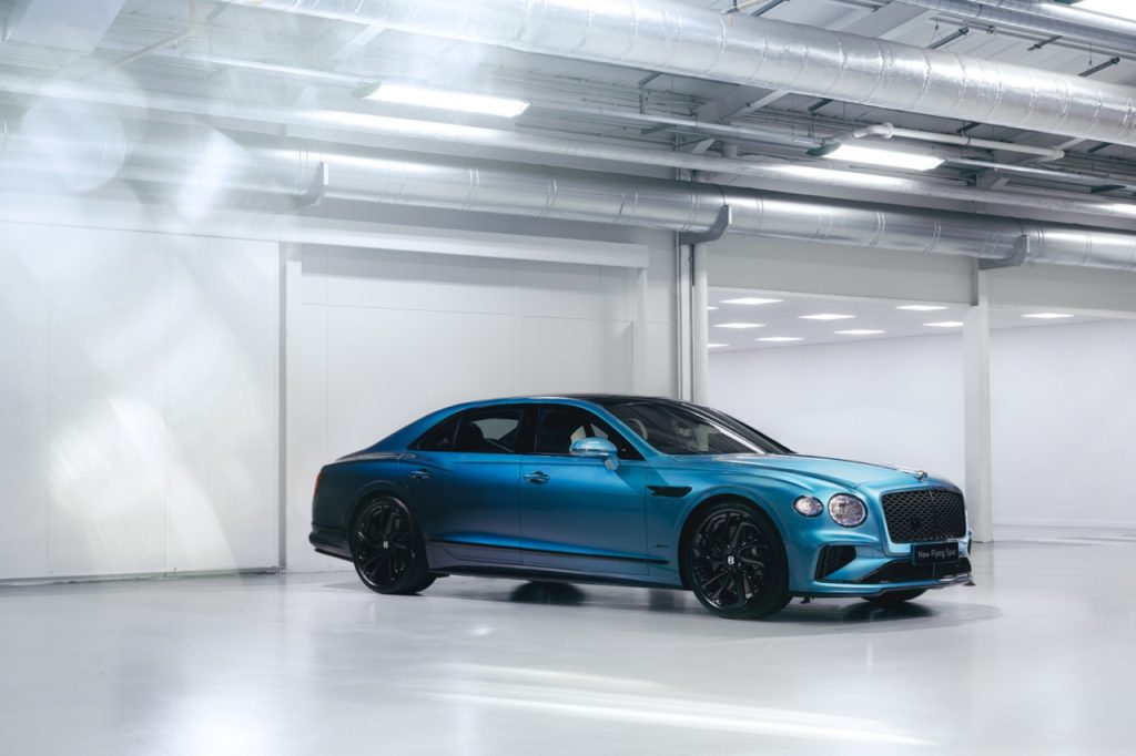 Bentley Flying Spur Tampil Eksklusif dengan Cat Ombré oleh Mulliner