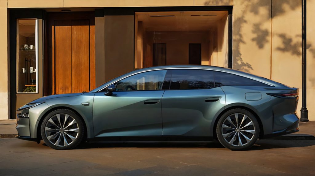 Toyota Teams Up with Huawei and Xiaomi for New bZ7 EV in China