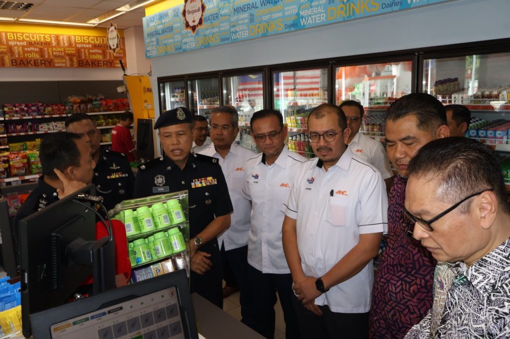 BHPetrol Bandar Tun Razak Dinaik Taraf Dengan Imej Baharu