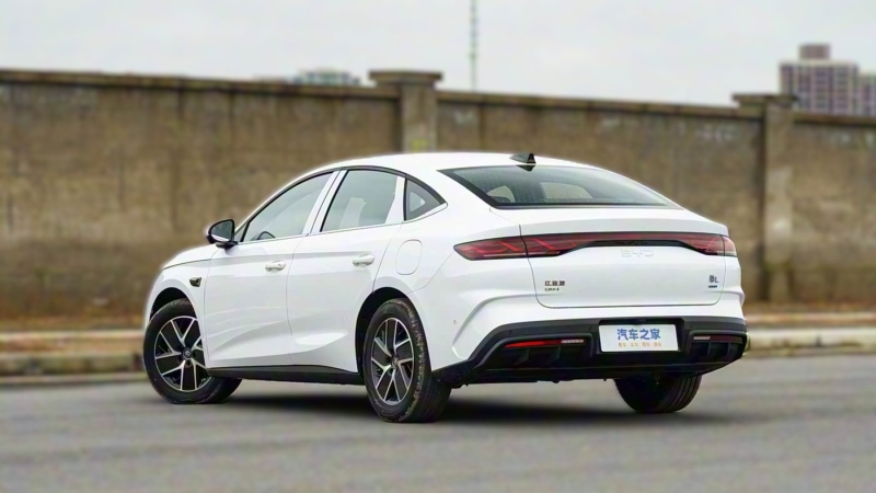 BYD Perkenal Qin L DM-i 2026 – Sedan Hibrid Plug-in Dengan Jarak Pemanduan Sehingga 2,148km
