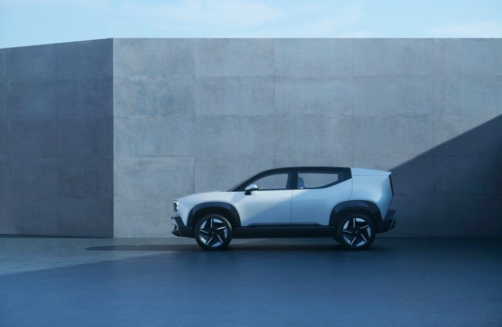 Honda 0 α Prototype Makes World Debut at Japan Mobility Show 2025