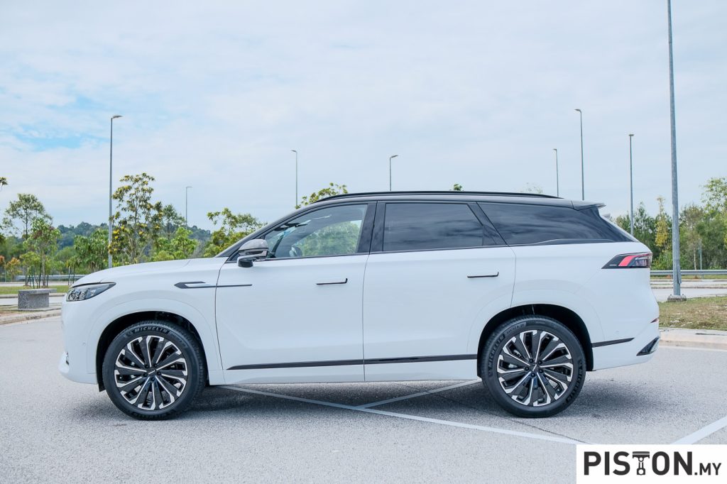 Review: Jaecoo J8 AWD Redefines Premium Cars