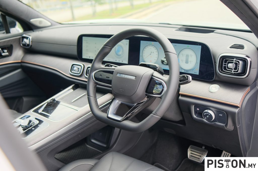 Review: Jaecoo J8 AWD Redefines Premium Cars