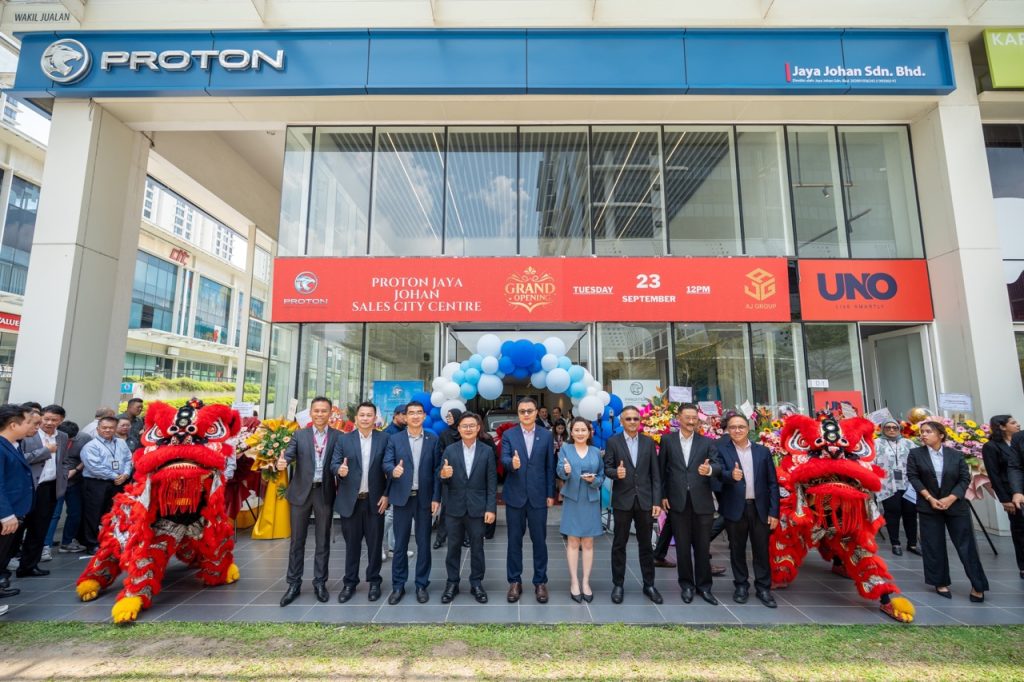 Jaya Johan Jadi Pengedar Pertama Di Malaysia Lulus Untuk Proton Sales City Centre