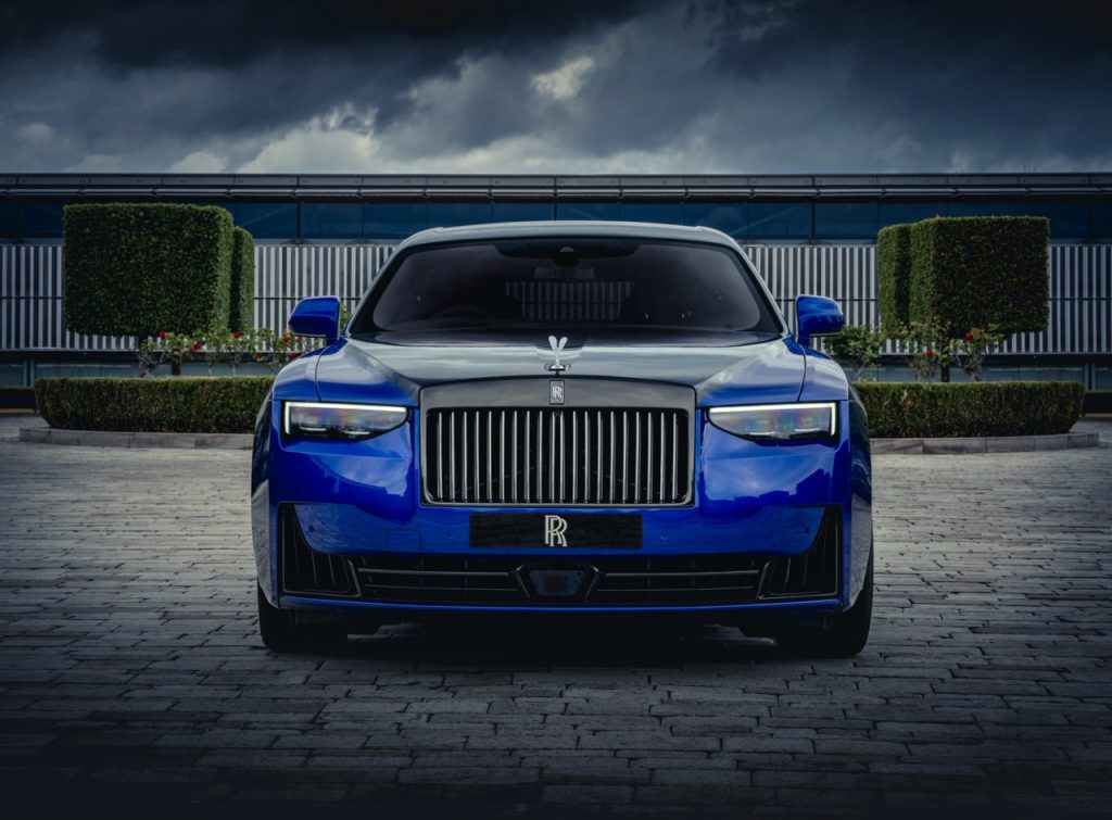 Rolls-Royce Memperkenalkan Black Badge Ghost “Gamer”