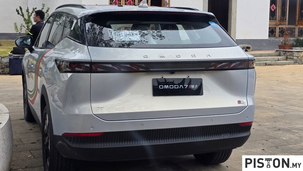 Omoda 7 Raises the Bar for Intelligent Parking