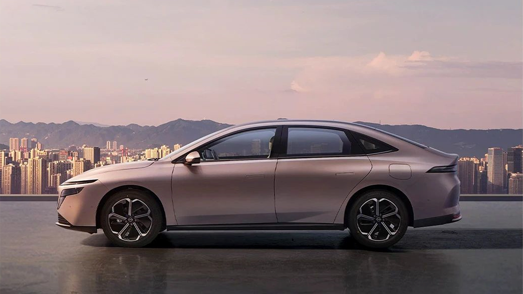Dongfeng Nissan Perkenal Sedan Hibrid Plug-In N6 di China, Berpotensi Memasuki Pasaran Antarabangsa