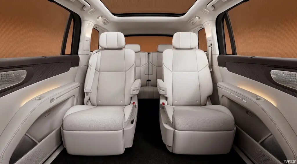 Leapmotor D19 Reveals a High-Tech Cabin Ahead of 2026 Launch