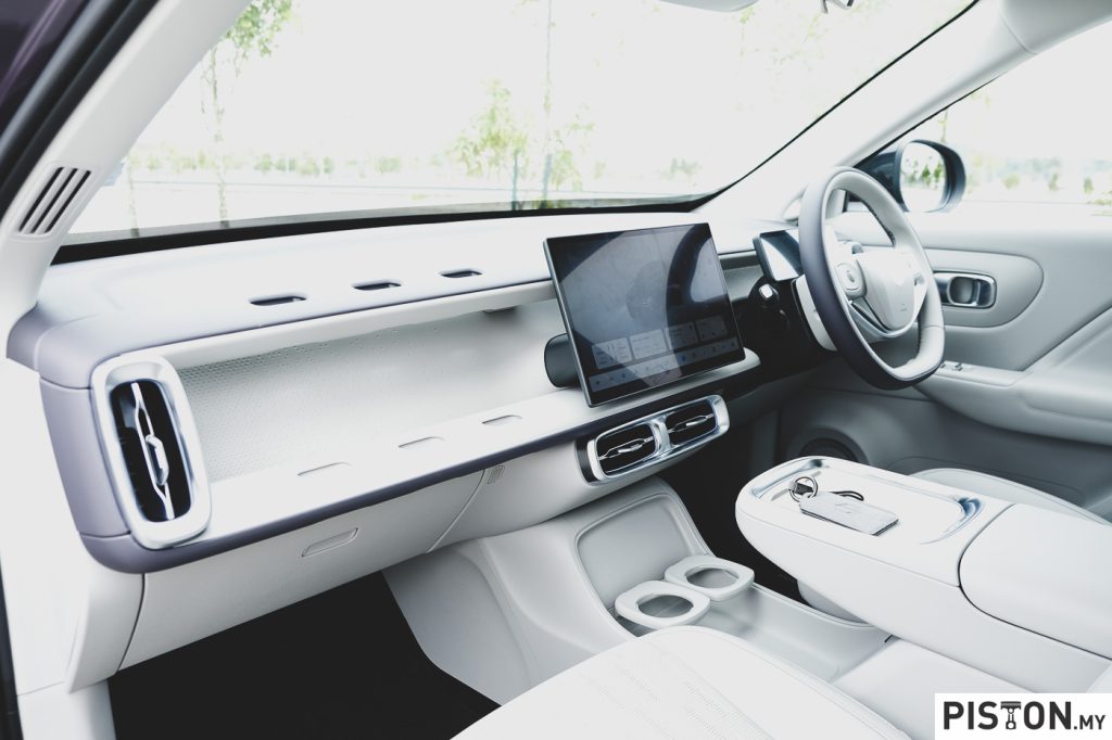 Kemas Kini OTA Untuk Leapmotor B10 Membawa Pemanduan Satu-Pedal, Android Auto Tanpa Wayar & Apple CarPlay