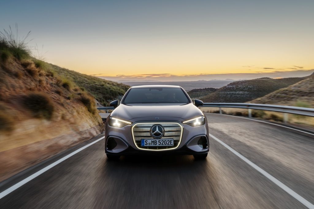 2026 Mercedes-Benz C-Class EV Didedahkan – 800V, 585 PS AWD, Sehingga 762 km Jarak