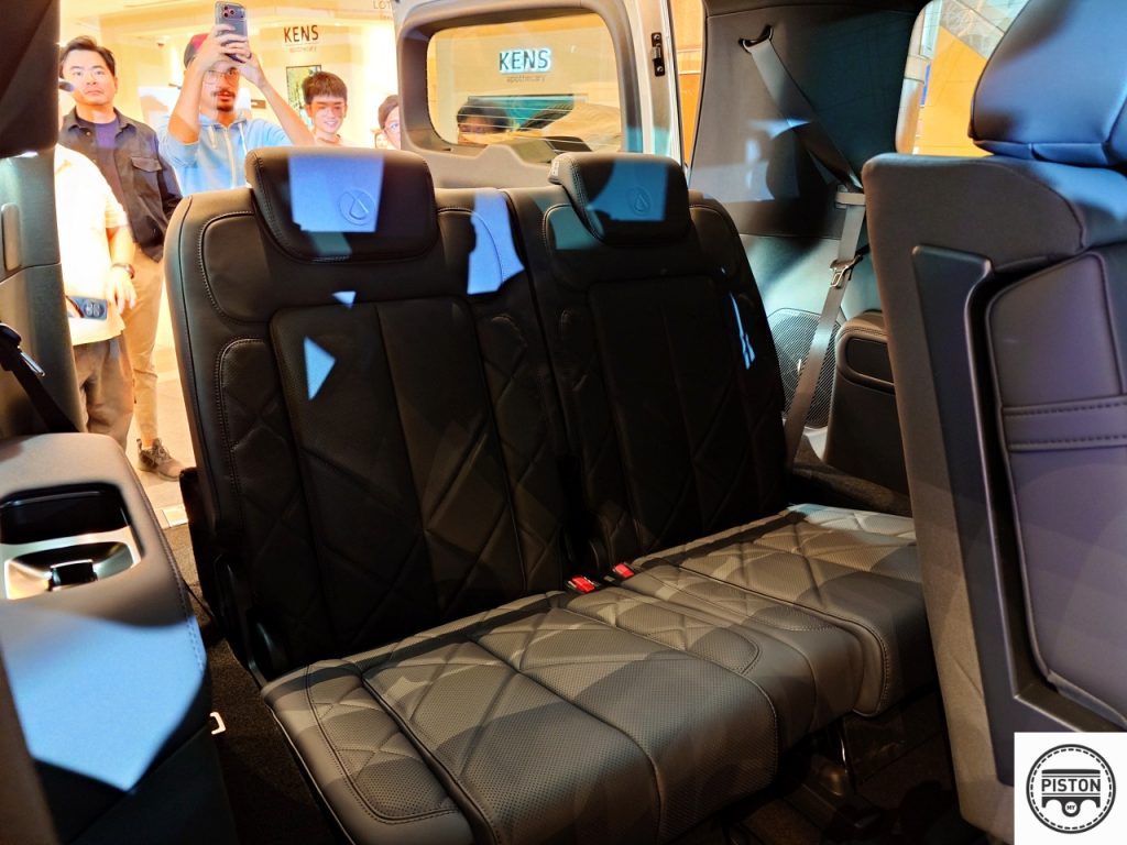 Denza B8 PHEV Ladder-Frame, Three-Row SUV Launched, Priced From RM 459k