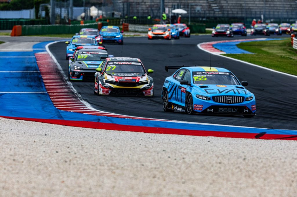Geely Rangkul Kemenangan Sulung TCR World Tour, Dikuasakan oleh Enjin Horse Powertrain