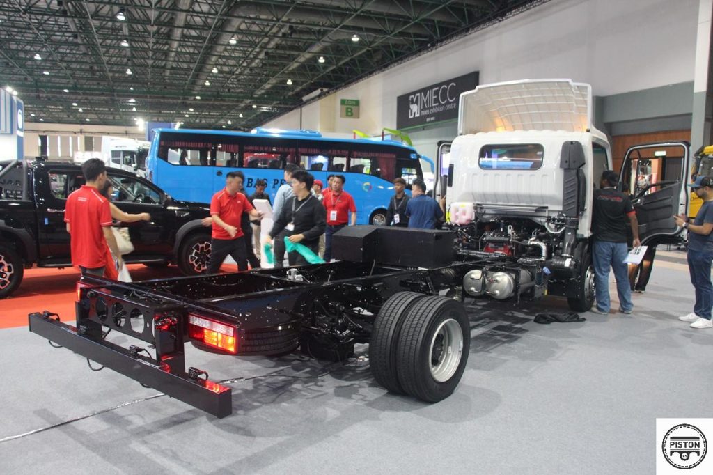 Trak Ringan JAC N90 7.5-Tan Baharu Tampilkan Kuasa Cummins Dan Sistem Keselamatan Termaju