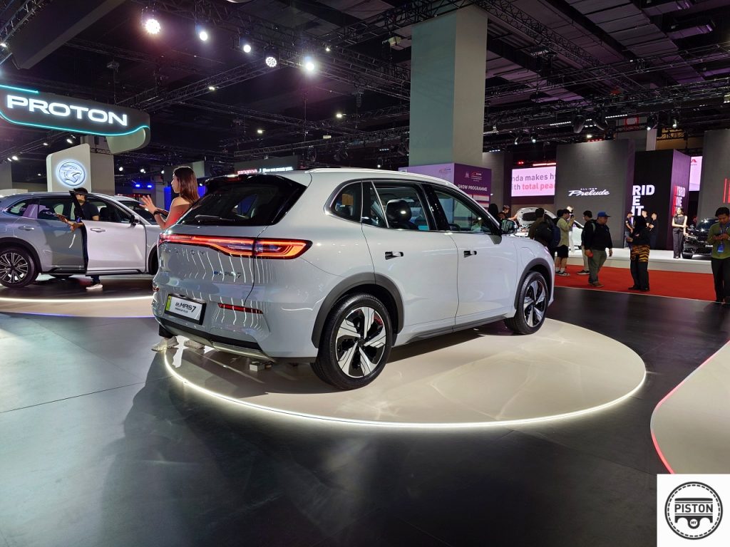 Proton eMas 5 CKD Di Malaysia; eMas 7 Premium Plus Dilancarkan Dari RM 119k