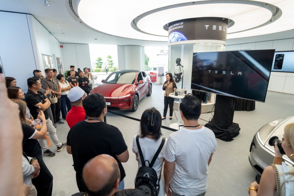 Tesla Malaysia Buka Experience Centre Baharu Di Johor, Penghantaran Model Y L Bermula