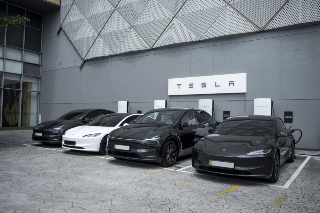 Tesla Malaysia Buka Experience Centre Baharu Di Johor, Penghantaran Model Y L Bermula